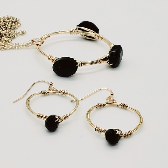 Goldtone wire wrap black bead set Earrings And Necklace NWOT - Picture 5 of 6